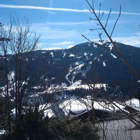 Haus Am Berg 아파트